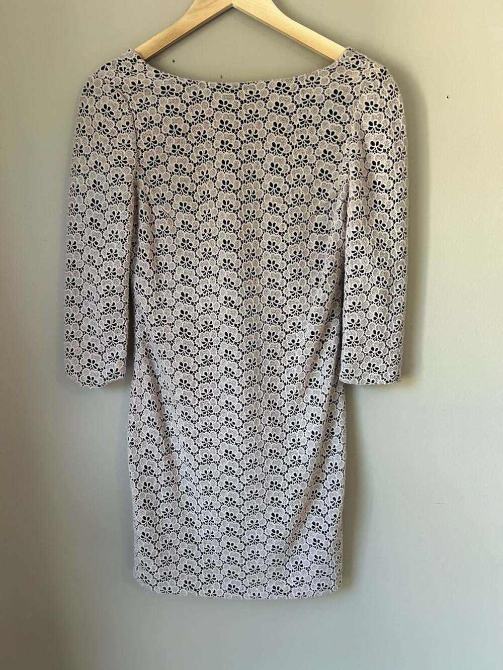 Diane von Furstenberg Beige and Black Floral Lace 3-Quarter Sleeve Sheath Dress